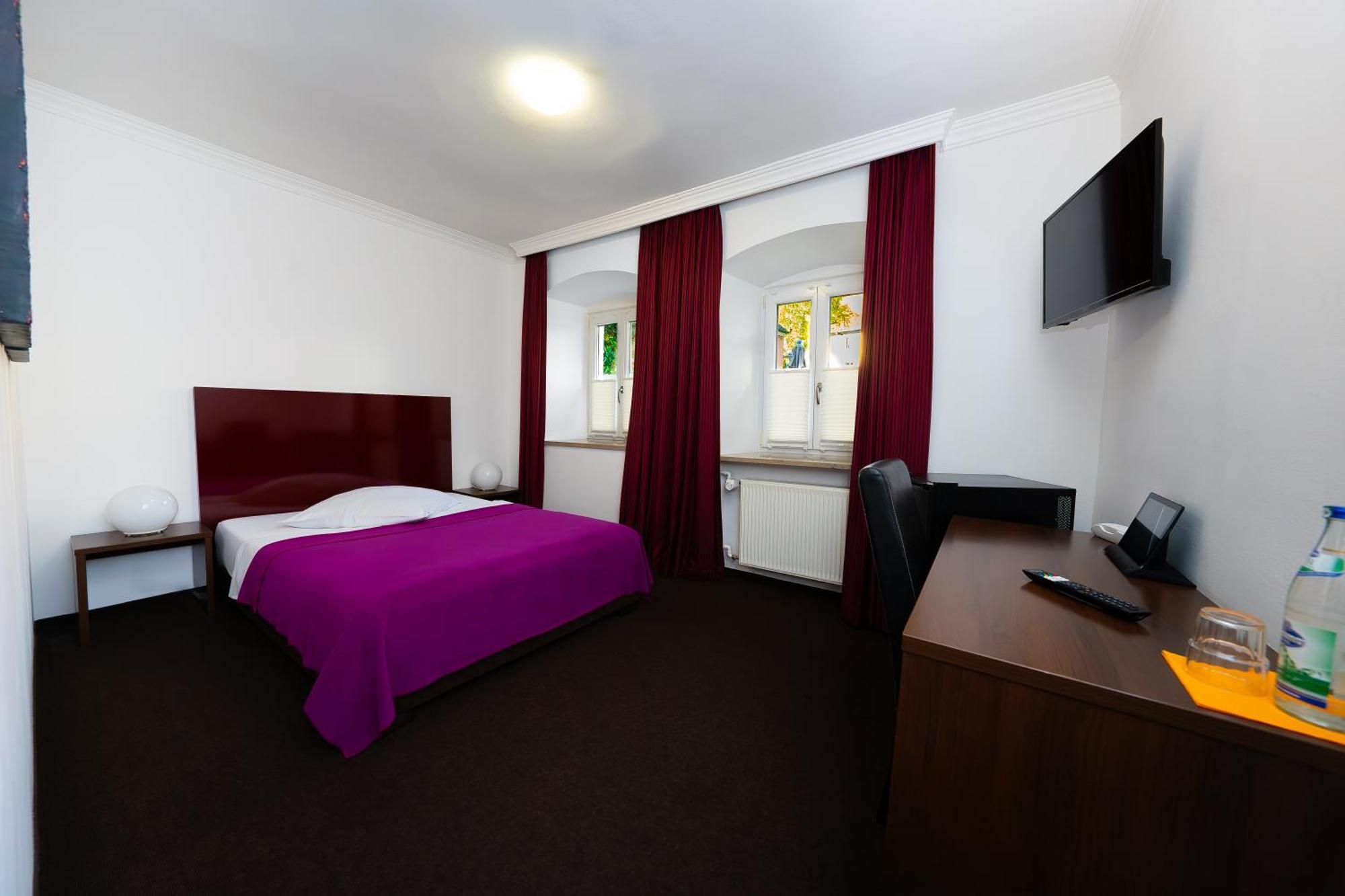 Bergbauer Mit Late-self-check-in Hotel
